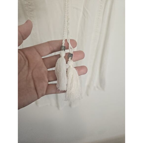 Knox Rose‎ Top White Flowy Boho Tank Feminine Crochet Detail Tassles XS Vneck - Picture 6 of 10